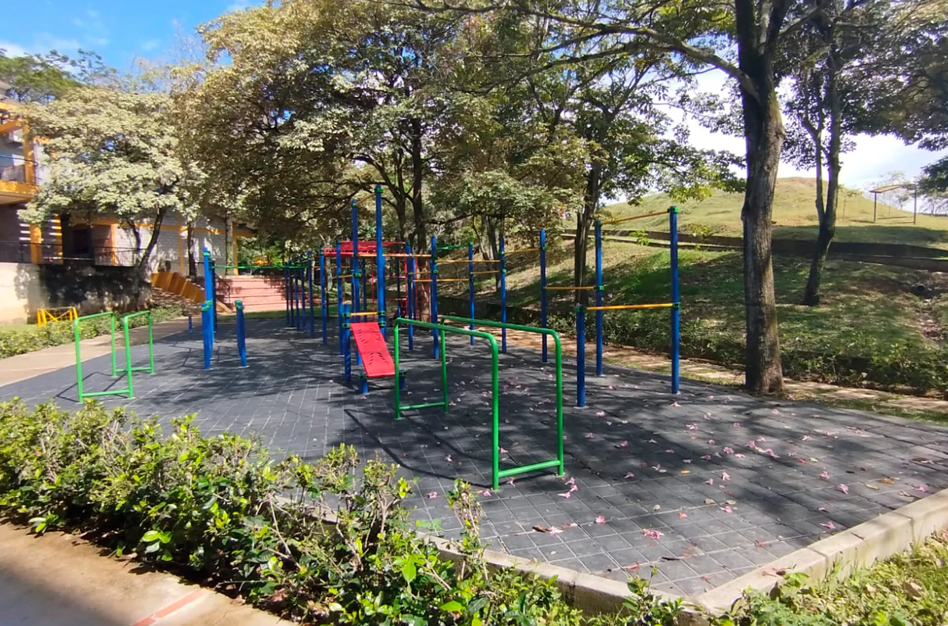 The Colombus American School (Rivera)