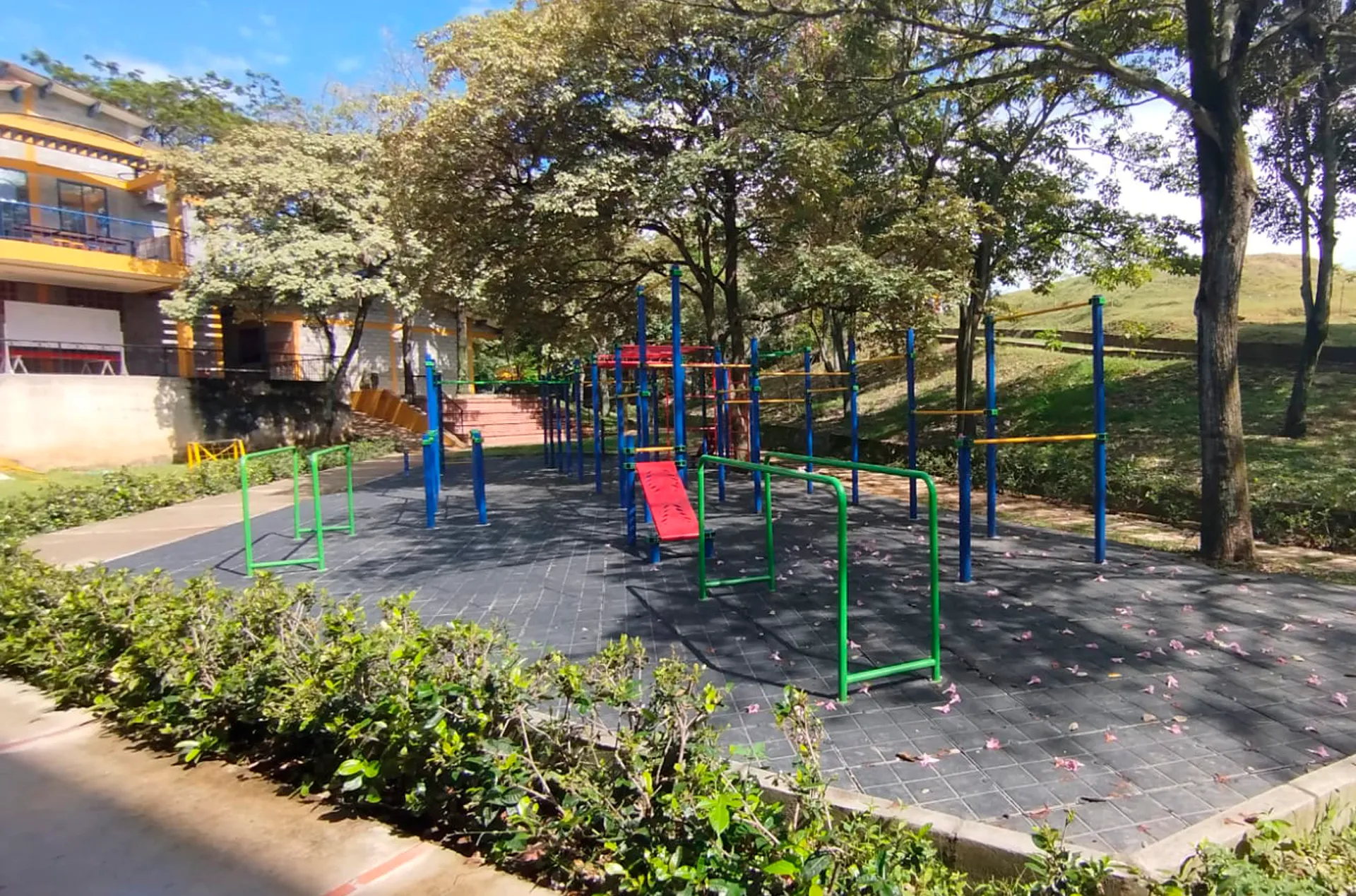 The Colombus American School (Rivera)