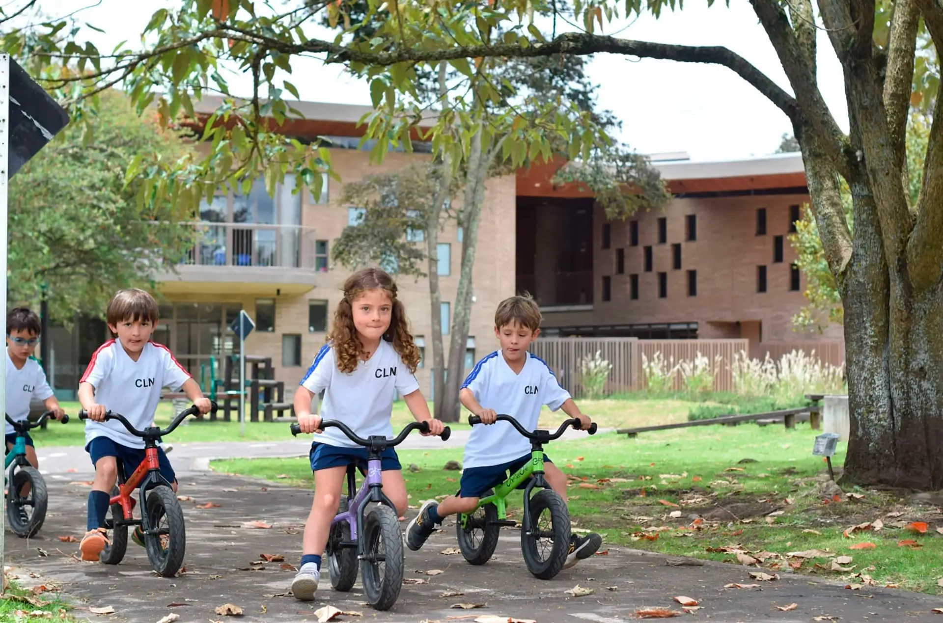 Colegio Los Nogales (Bogotá)