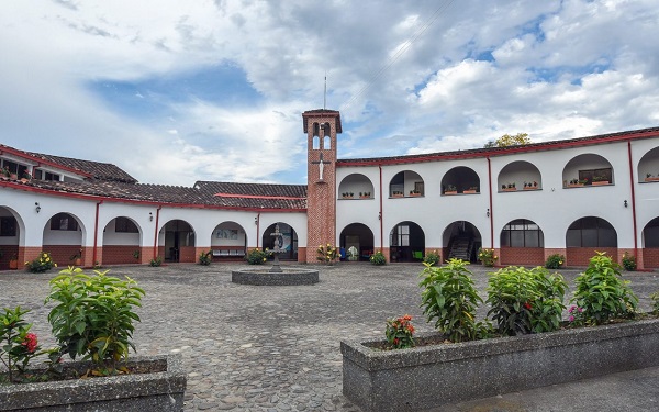 Colegio Inmaculado Corazón de María – Franciscanas (Pereira)