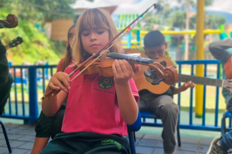 Colegios en Colombia 106 Gimnasio Campestre Monte Sofía (Envigado)