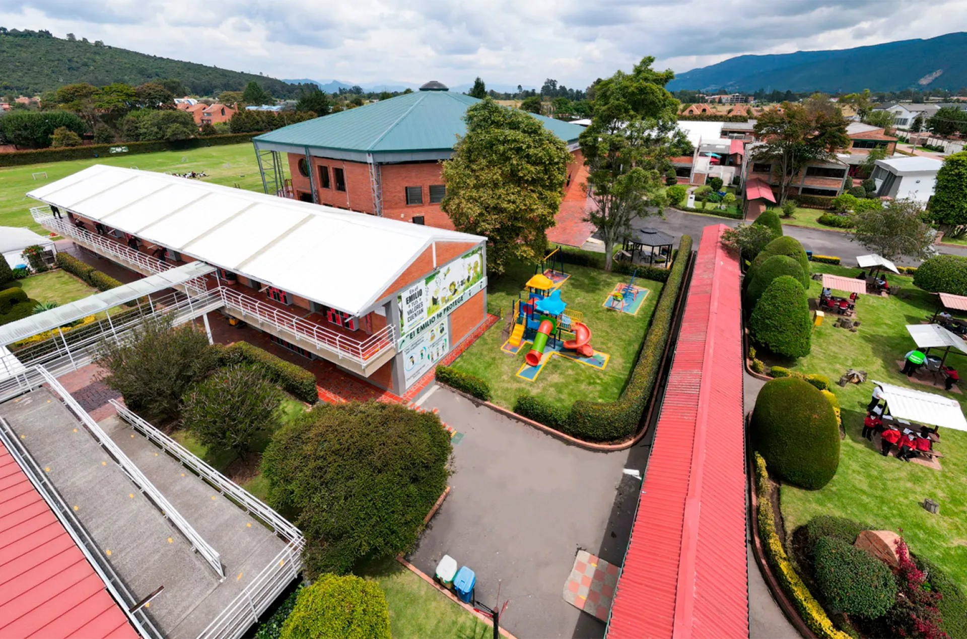 Fundación Colegio Emilio Valenzuela (Bogotá)