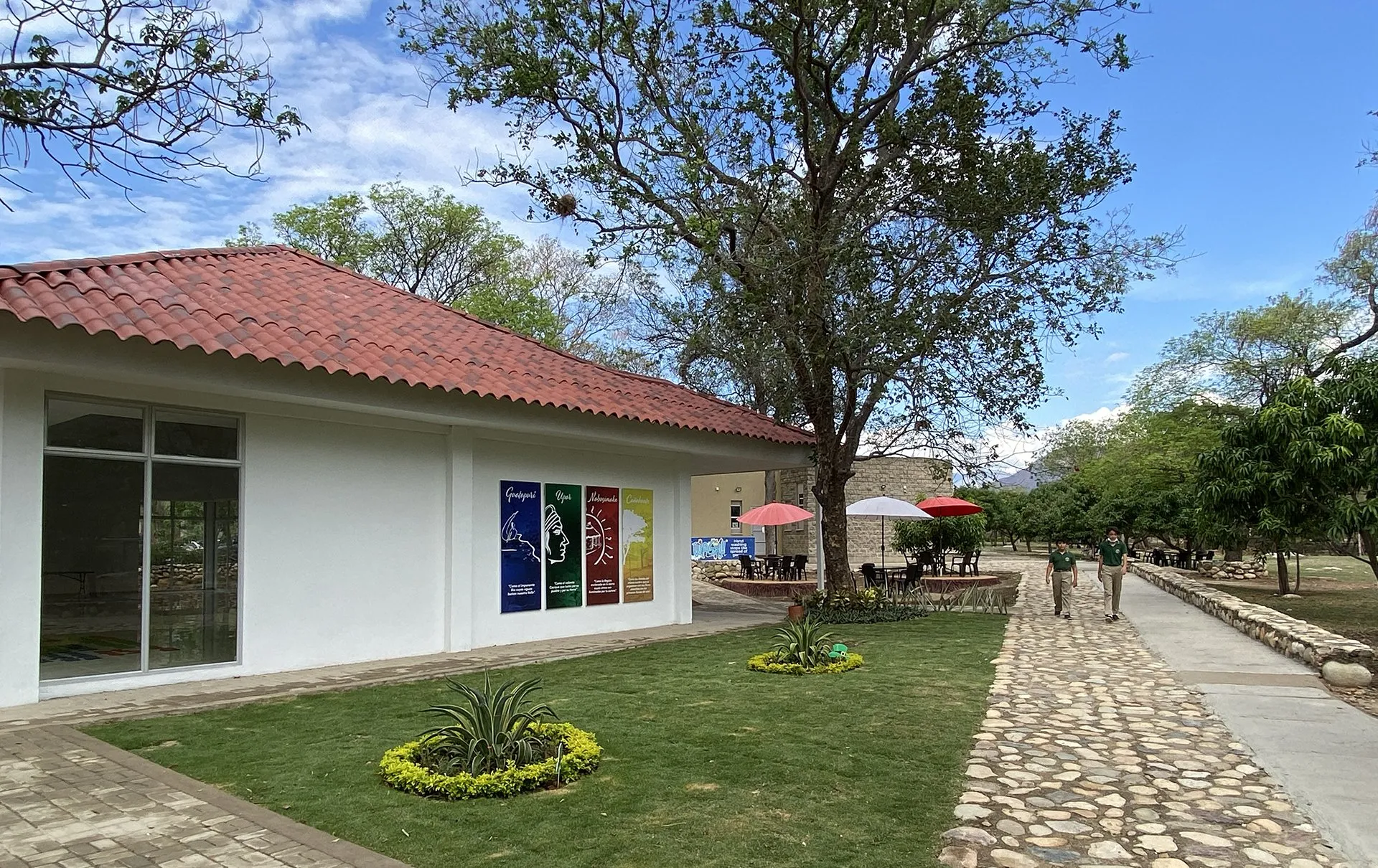 La Sierra International School
