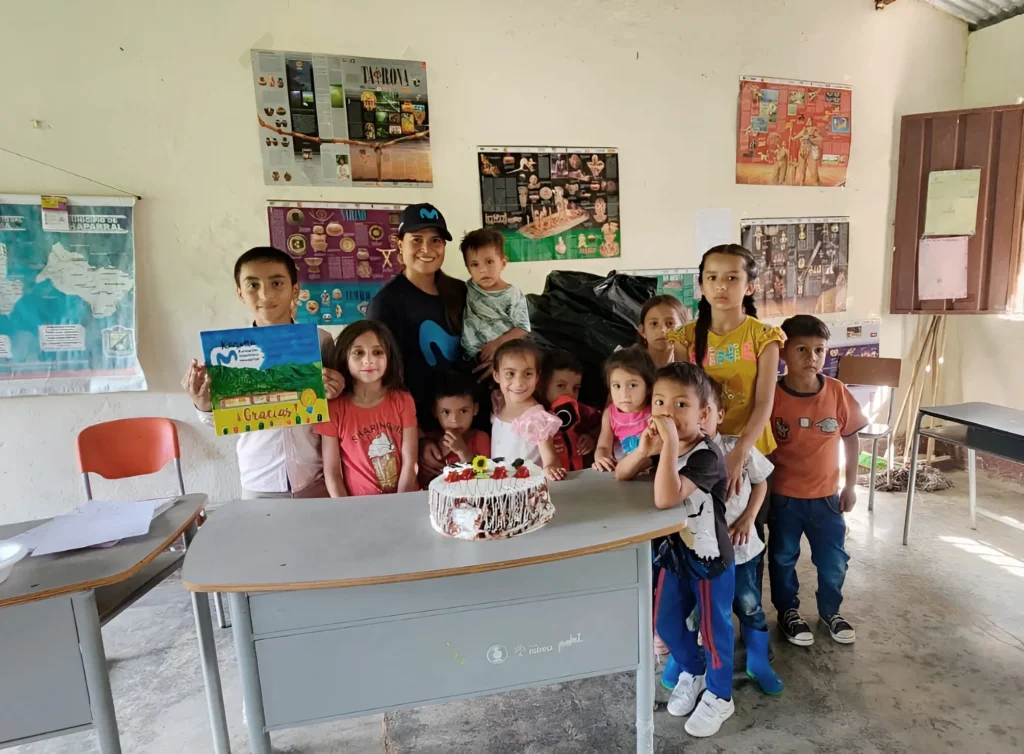 Evergreen School Bogotá hace donación a escuela rural en Chaparral, Tolima