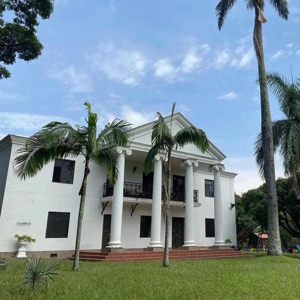 Bienvenido el Colegio Teresiano de Envigado al portal de Los Mejores Colegios