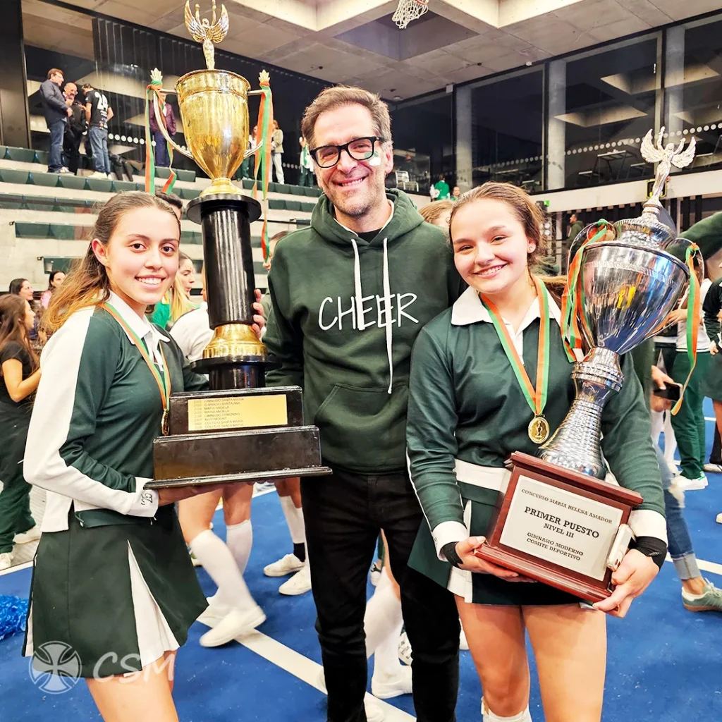 Campeonas cheers: Colegio Santa María brilla en la Copa María Helena Amador