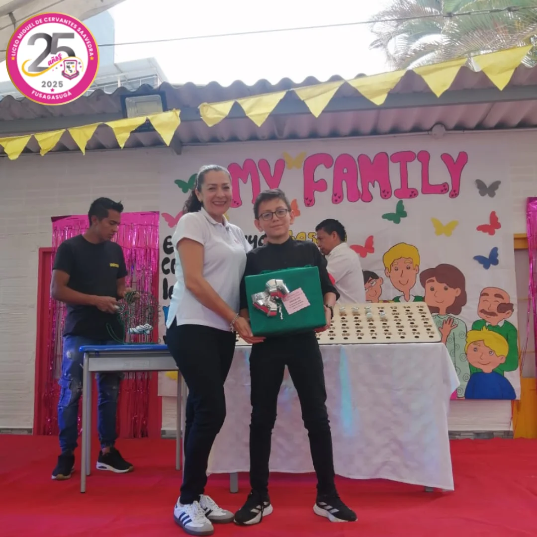 (CARRUSEL)-10-Dia-familia-miguel-de-cervantes