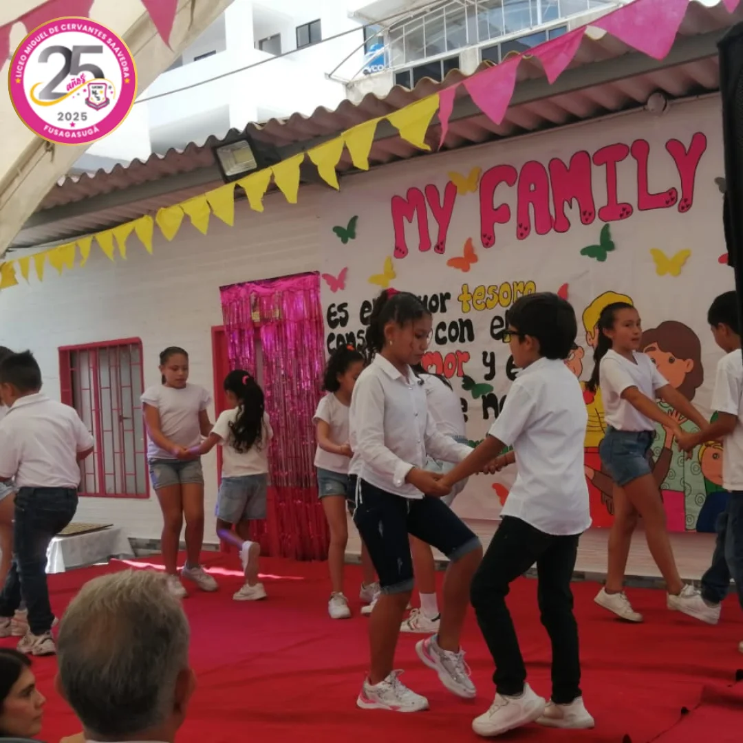 (CARRUSEL)-3-Dia-familia-miguel-de-cervantes