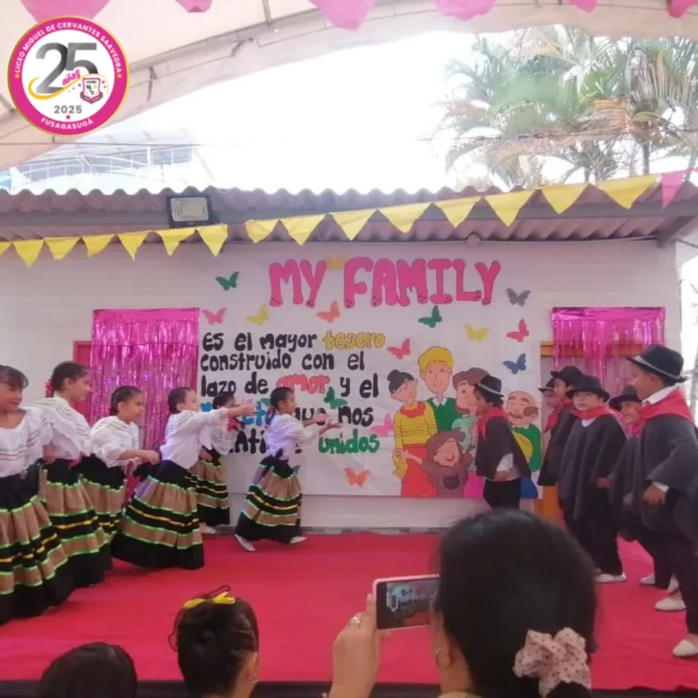 Celebración del día de la familia en el Liceo Miguel de Cervantes Saavedra de Fusagasugá