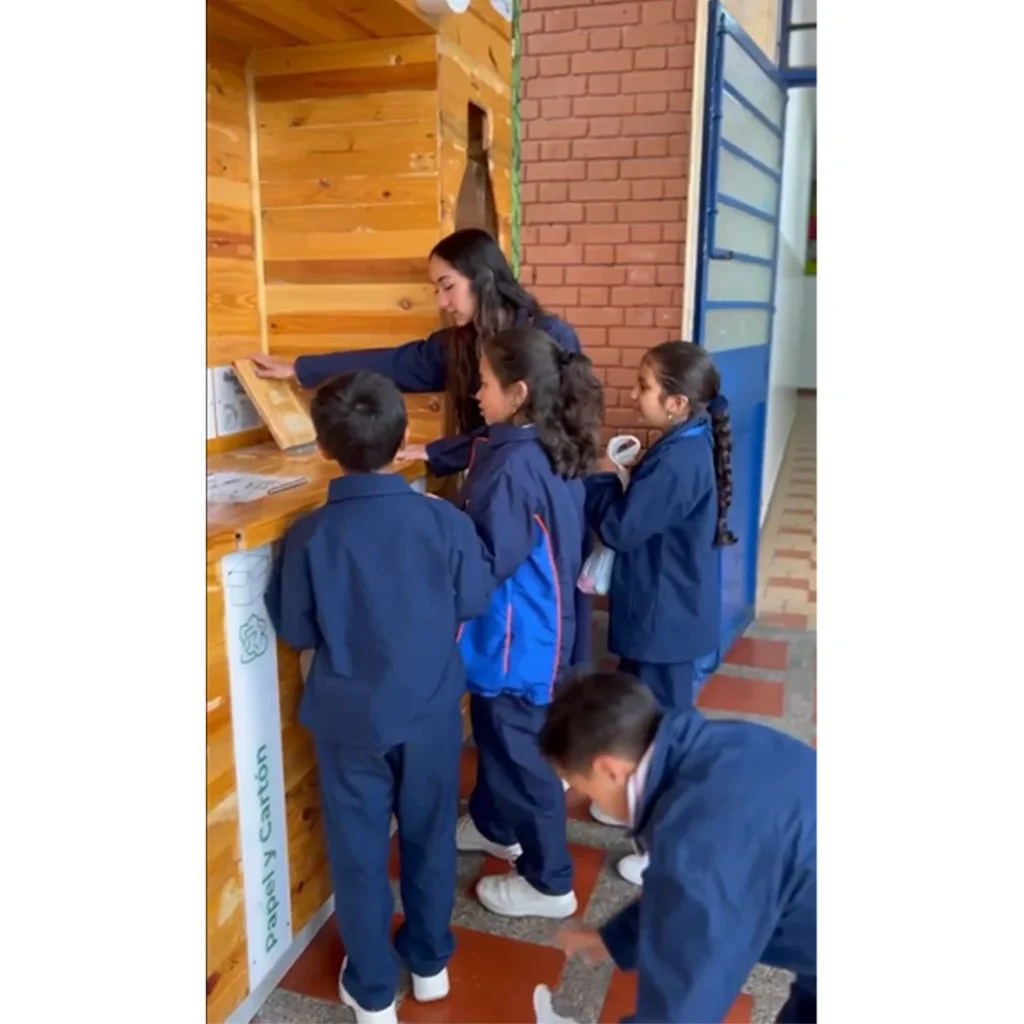 Home - Los Mejores Colegios en Colombia 5 PORTADA Reciclaton col americano