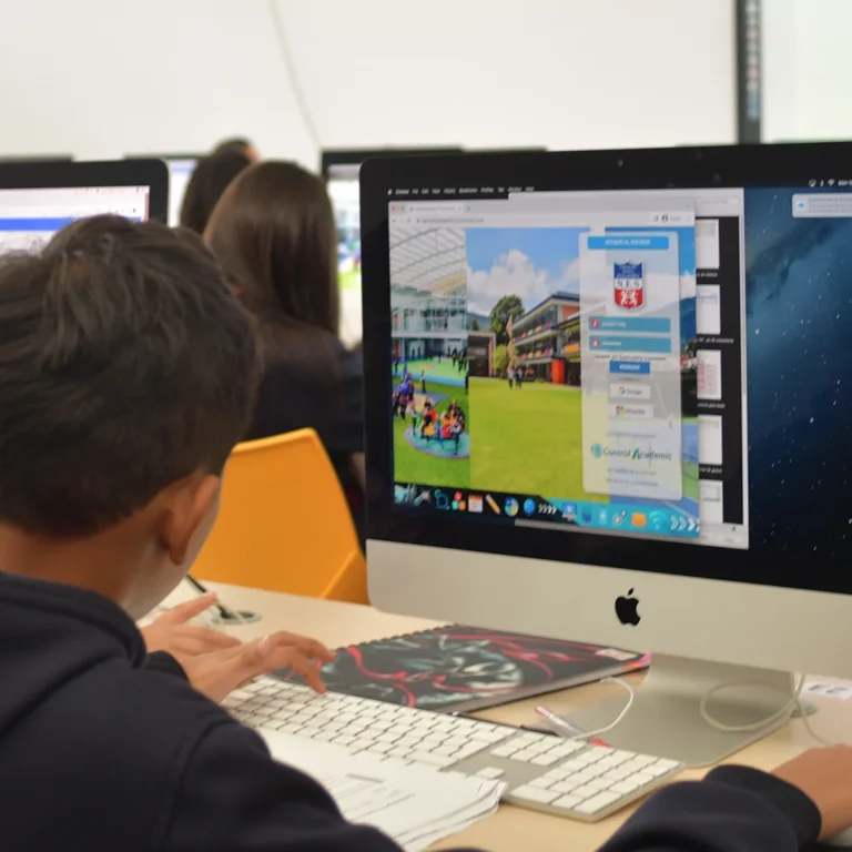 Tecnología y salud mental en jóvenes del Colegio Nueva Inglaterra de Bogotá