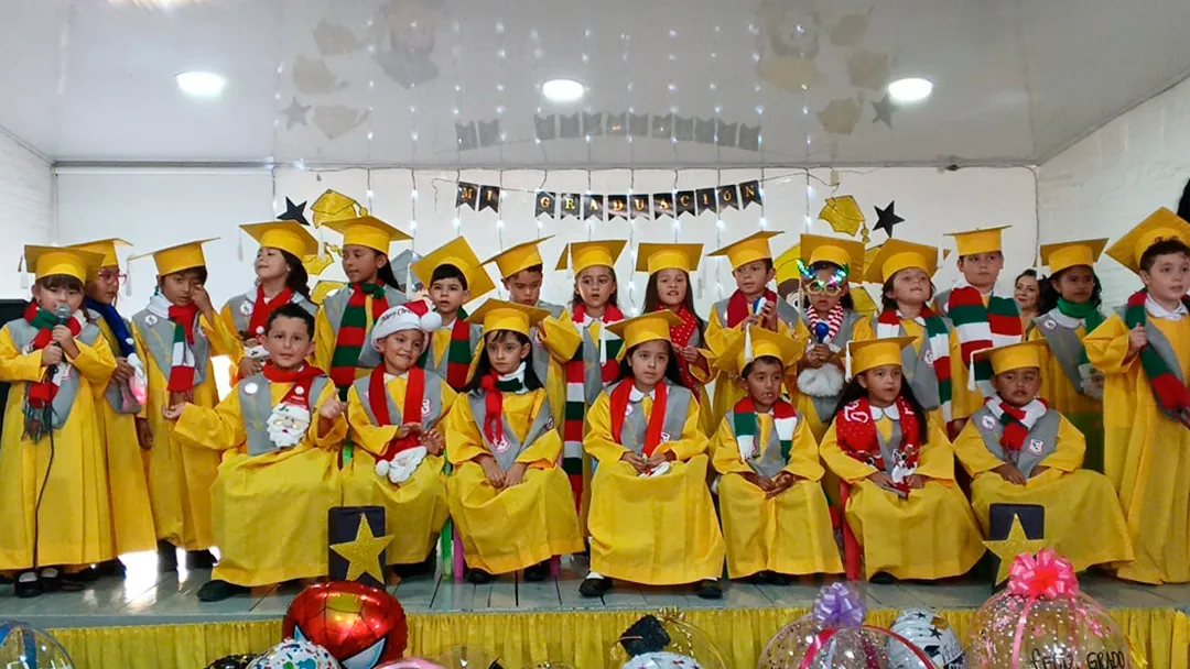 GRADUACIONES TRANSICIÓN.jpeg