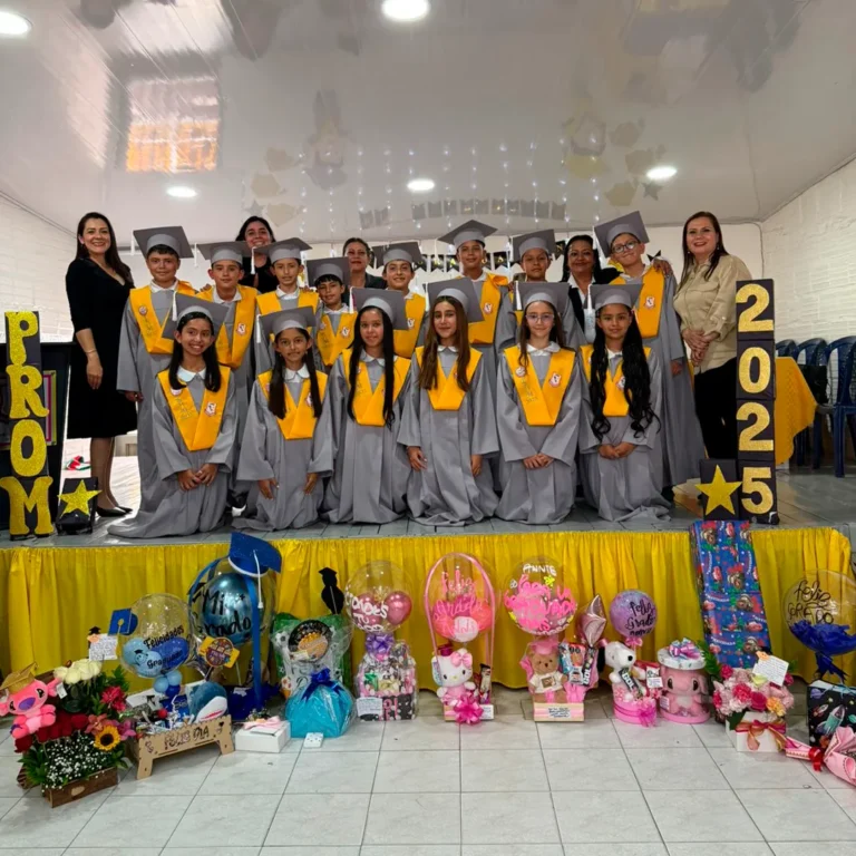 Grados en el Liceo Miguel de Cervantes Saavedra de Fusagasugá