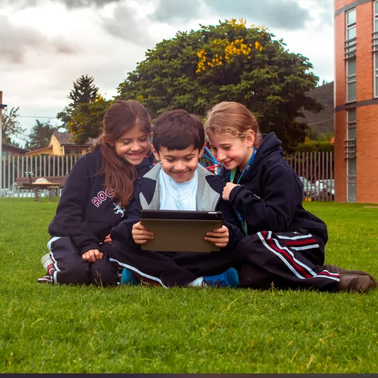 Colegio Rochester de Chía: Redes sociales y salud mental
