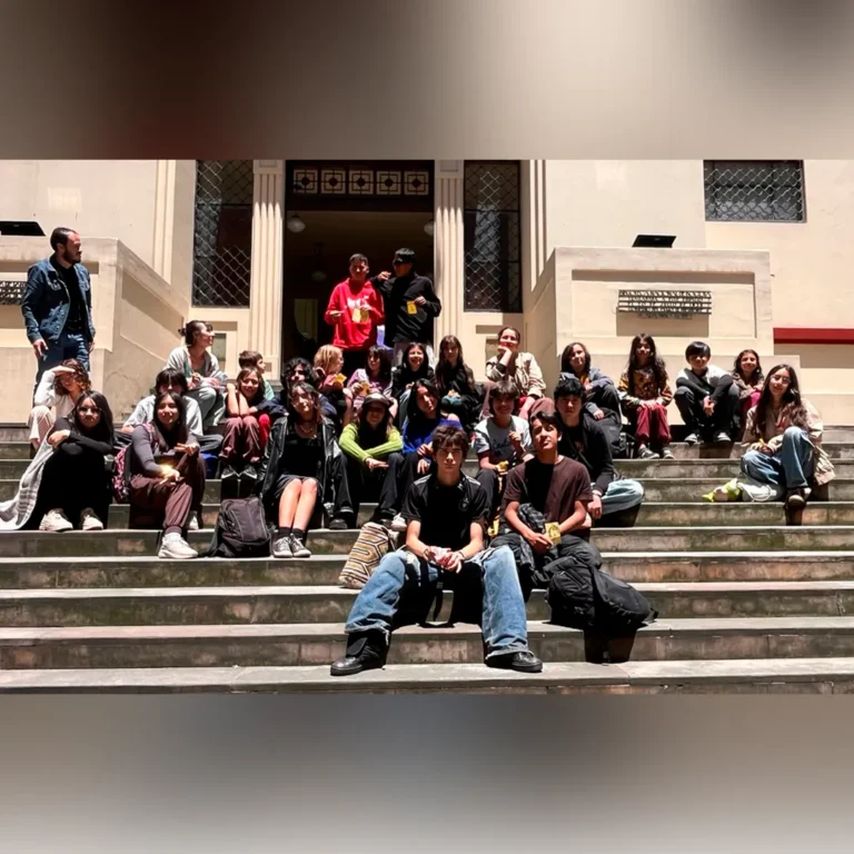 Estudiantes del Colegio Seré Camino de Encuentro de Tabio visitan la Biblioteca Nacional