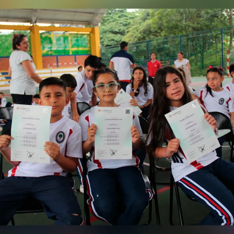 Certificados por Cambridge en el Colombus American School de Rivera (Huila)