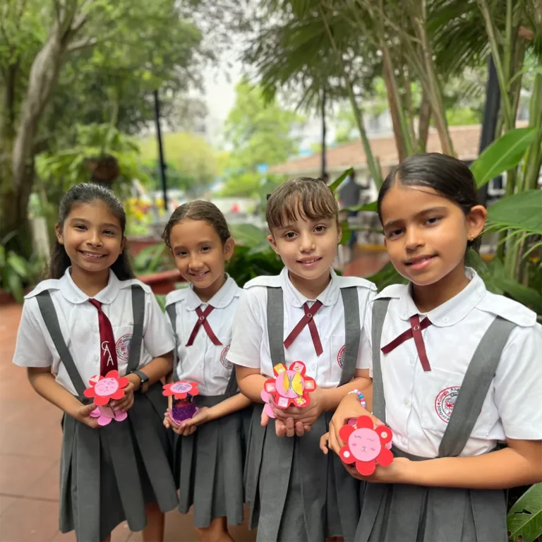 Colegio Bilingüe Anglo Americano de Cali celebró el Día de las Madres con amor, gratitud y emotivos homenajes familiares