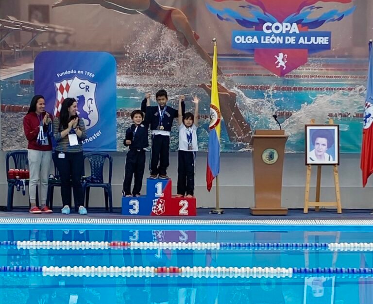 Colegio Rochester (Chía) Destaca en la Copa OLA de Natación en su Centro Acuático Solar