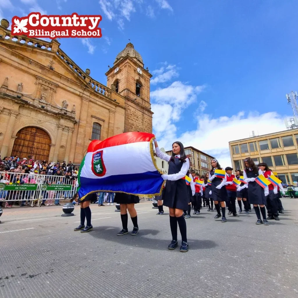 Conoce como el Country Bilingual School celebra el 20 de julio con actividades cívicas.