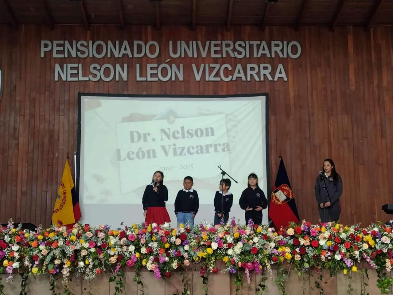 Pensionado Universitario Nelson León Vizcarra (Quito)