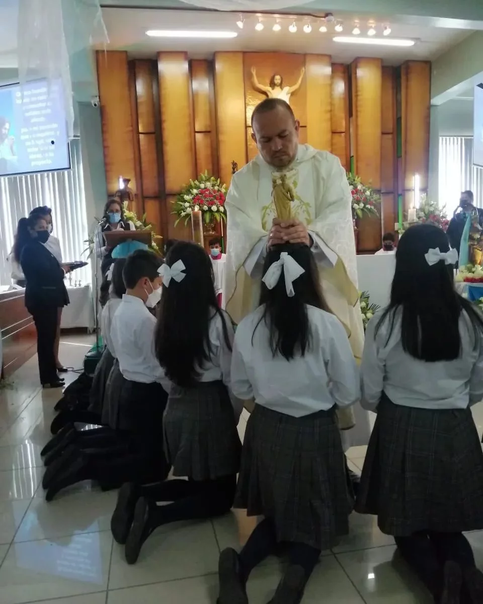 Unidad Educativa Sagrados Corazones De Rumipamba (Quito)