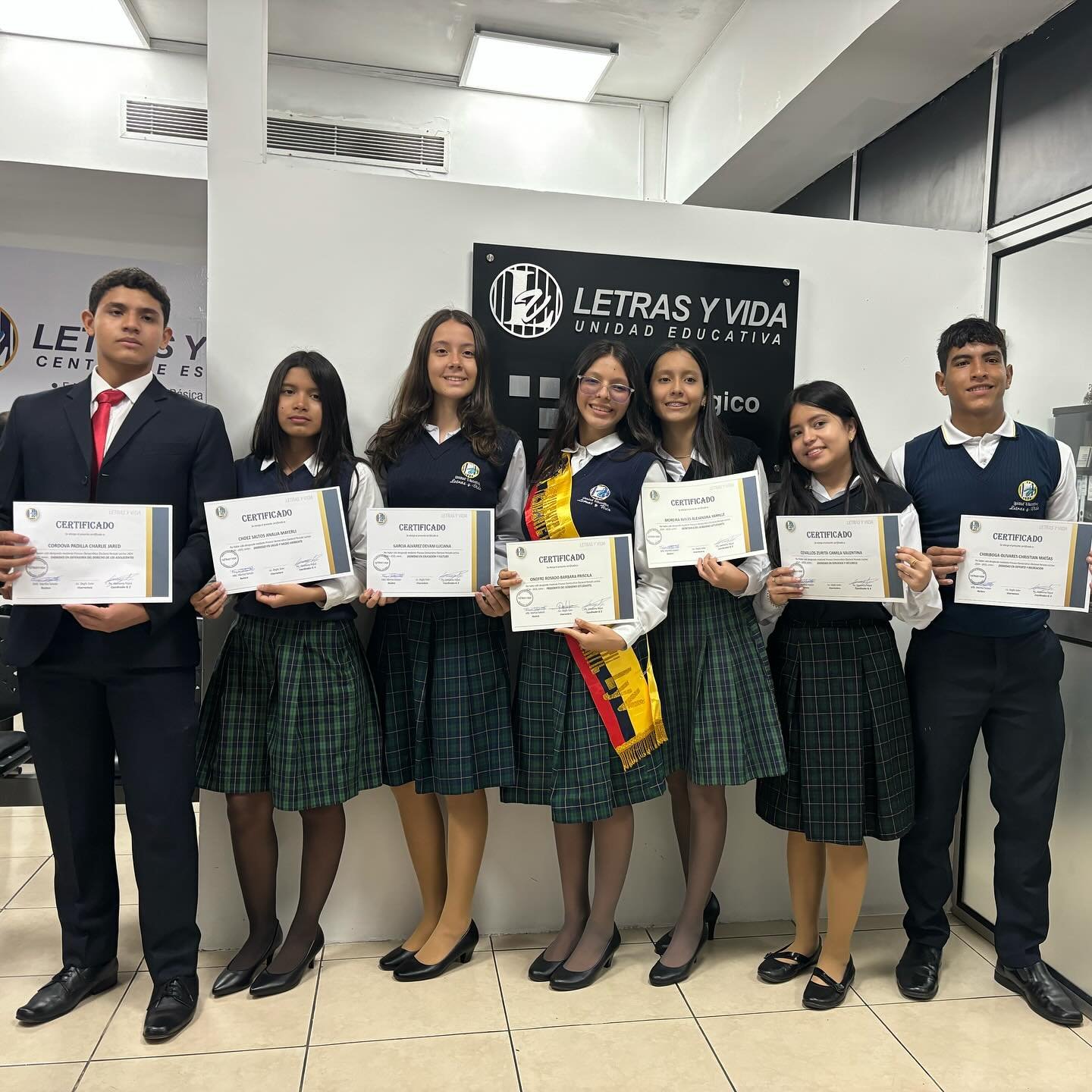 Colegio Letras y Vida (Guayaquil)