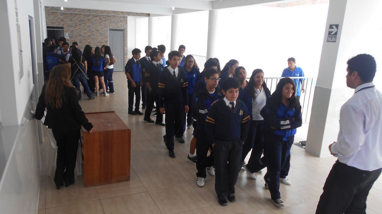 Colegio Martin Adan (Los Olivos)