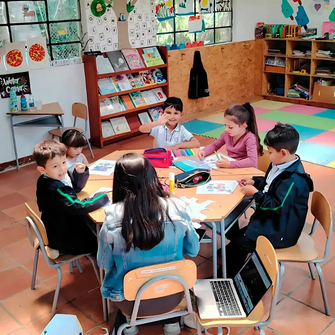 Bienvenido Colegio Campestre José Joaquín Castro Martínez al portal de Los Mejores Colegios