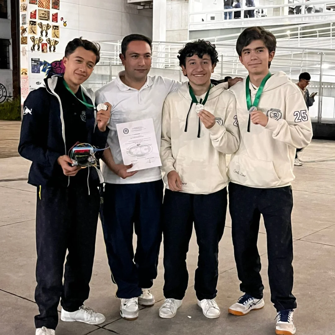 Summerhill School de Cota se destaca como subcampeón en RuniBot 2025