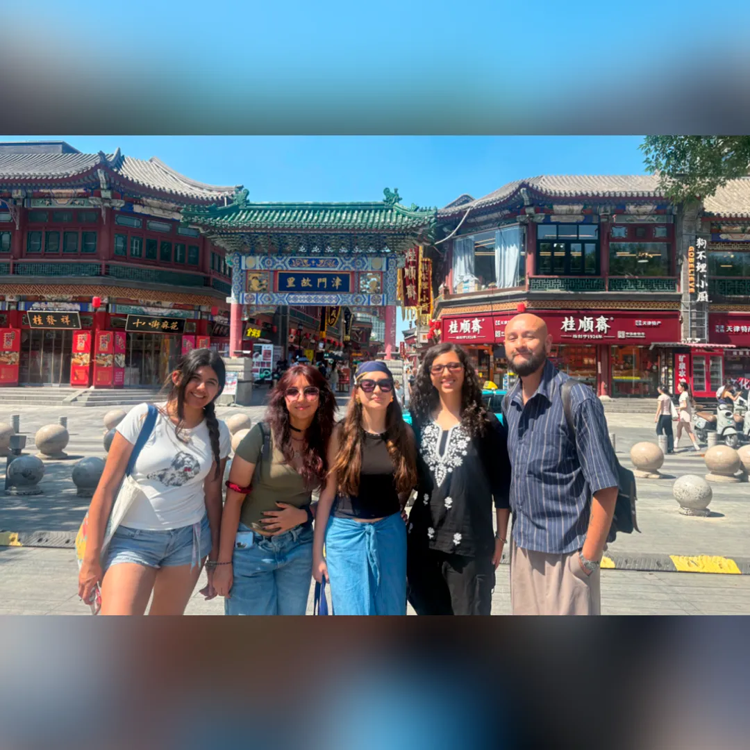Gimnasio Campestre Reino Británico Tenjo: intercambio en China