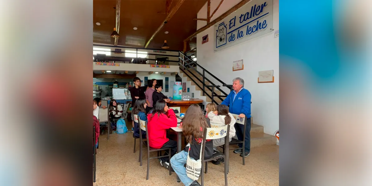 Colegio Seré Camino de Encuentro Tabio visita el Taller de Leche