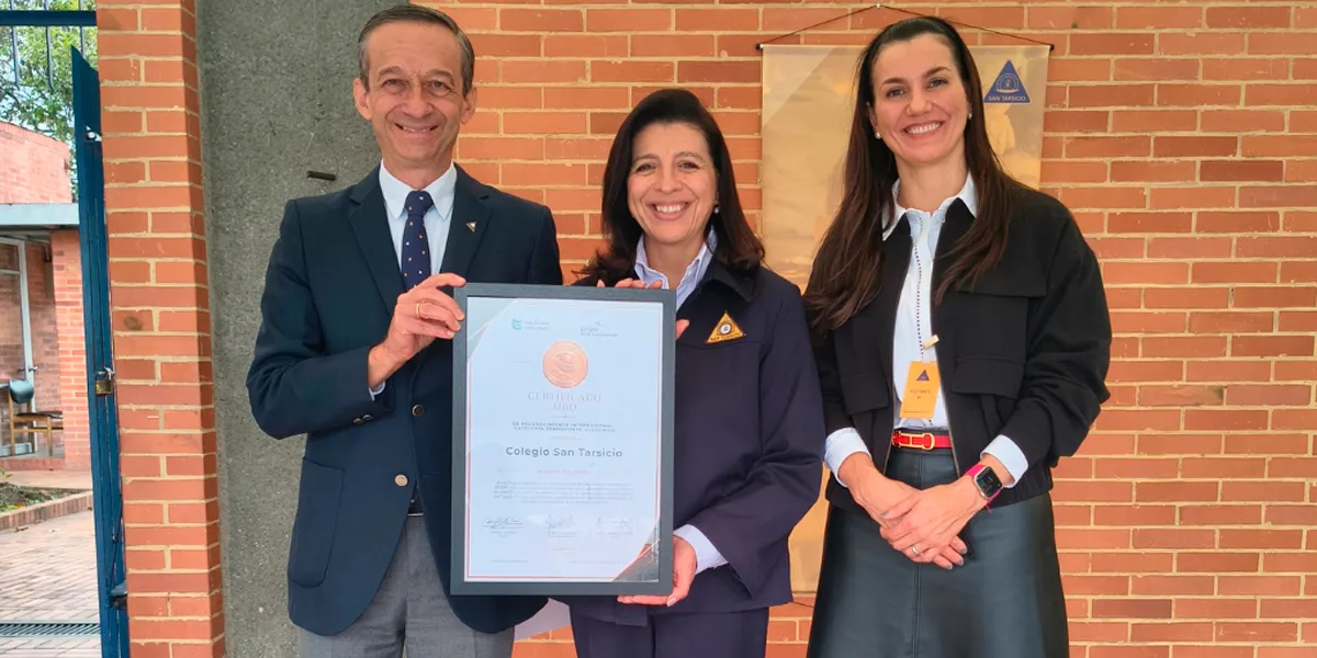 Colegio San Tarsicio Bogotá recibe oro por rendimiento académico