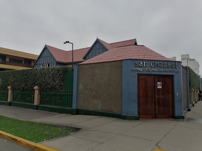 Colegio San Charbel (San Miguel)